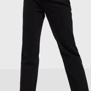 Levis jeans  - Superfina Levi’s jeans, modell “70s high slim straight trainwr”. Använt dem Max 3 gånger och därav säjer jag. Skriv vid frågor, även kan priset ändras vid snabb affär. 