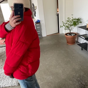Röd jacka - Röd jacka från hm❣️