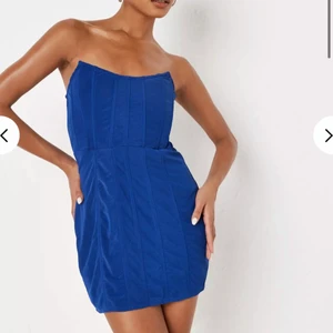 Klänning - Säljer denna oanvända klänning från Missguided, strl 38 men funkar på 36 också. Aldrig använd