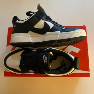 Nike Dunk Low Disrupt - Intressekoll på ett par oanvända Dunk Low Disrupt köpta från SNKRS appen. Kvitto finns.