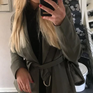 Kavaj ifrån Nakd  - Fin grön kavaj ifrån NAKD💚