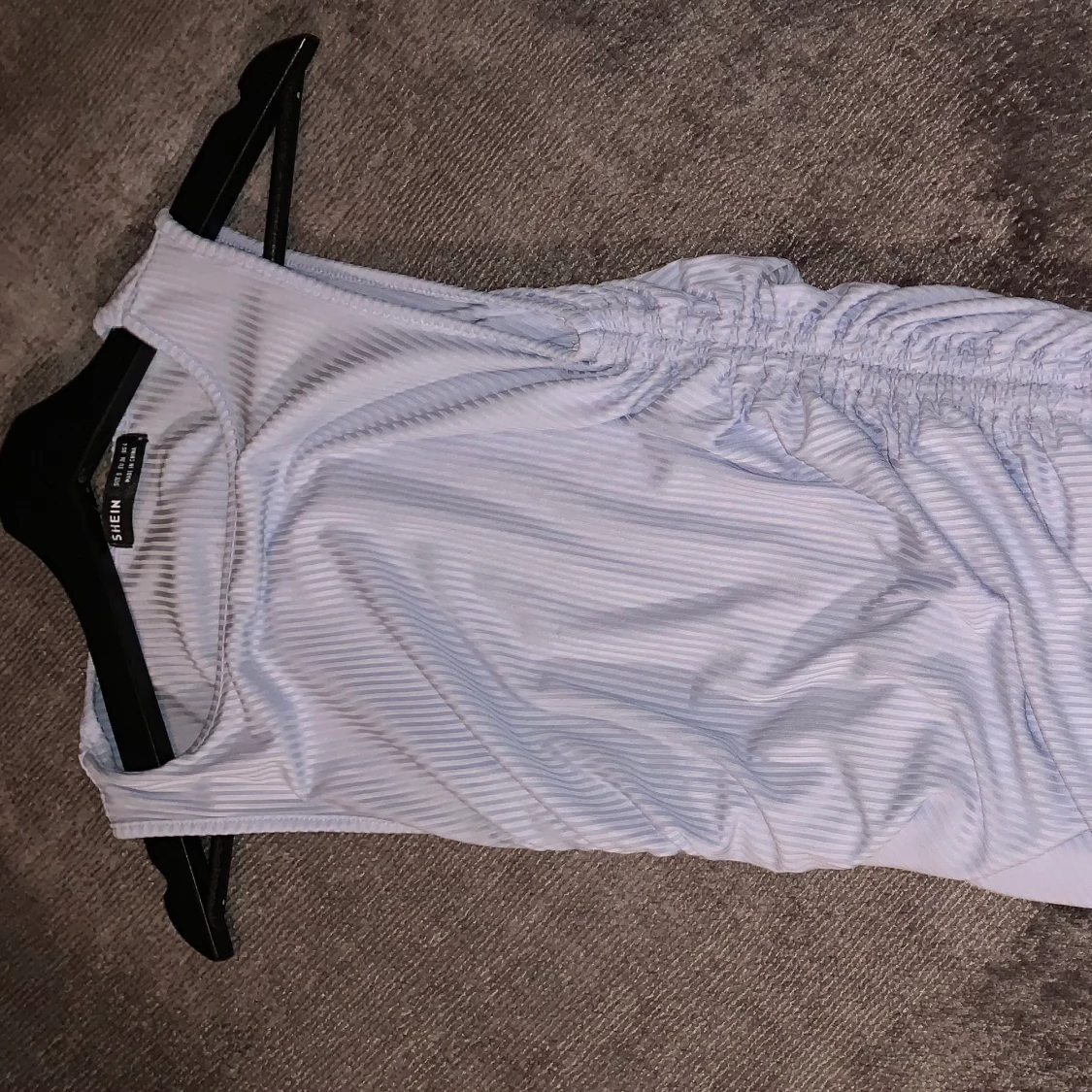 Ribbad blå klänning med knut - 91