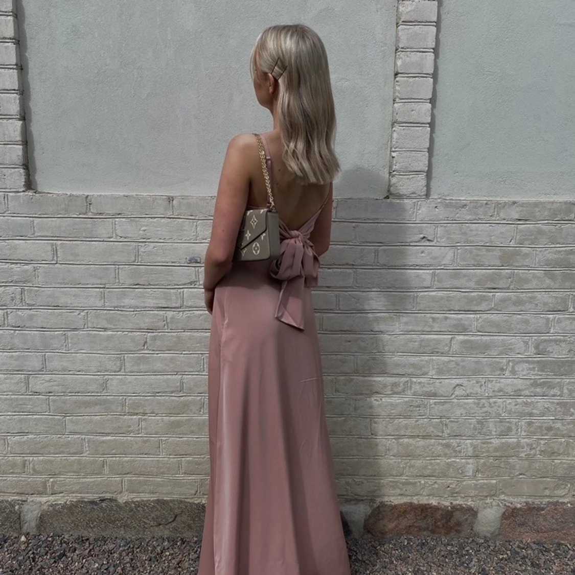 Intressekoll på balklänning