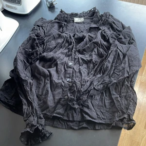 Asos blus stl 36 - En fin svart blus stl 36 från Asos 