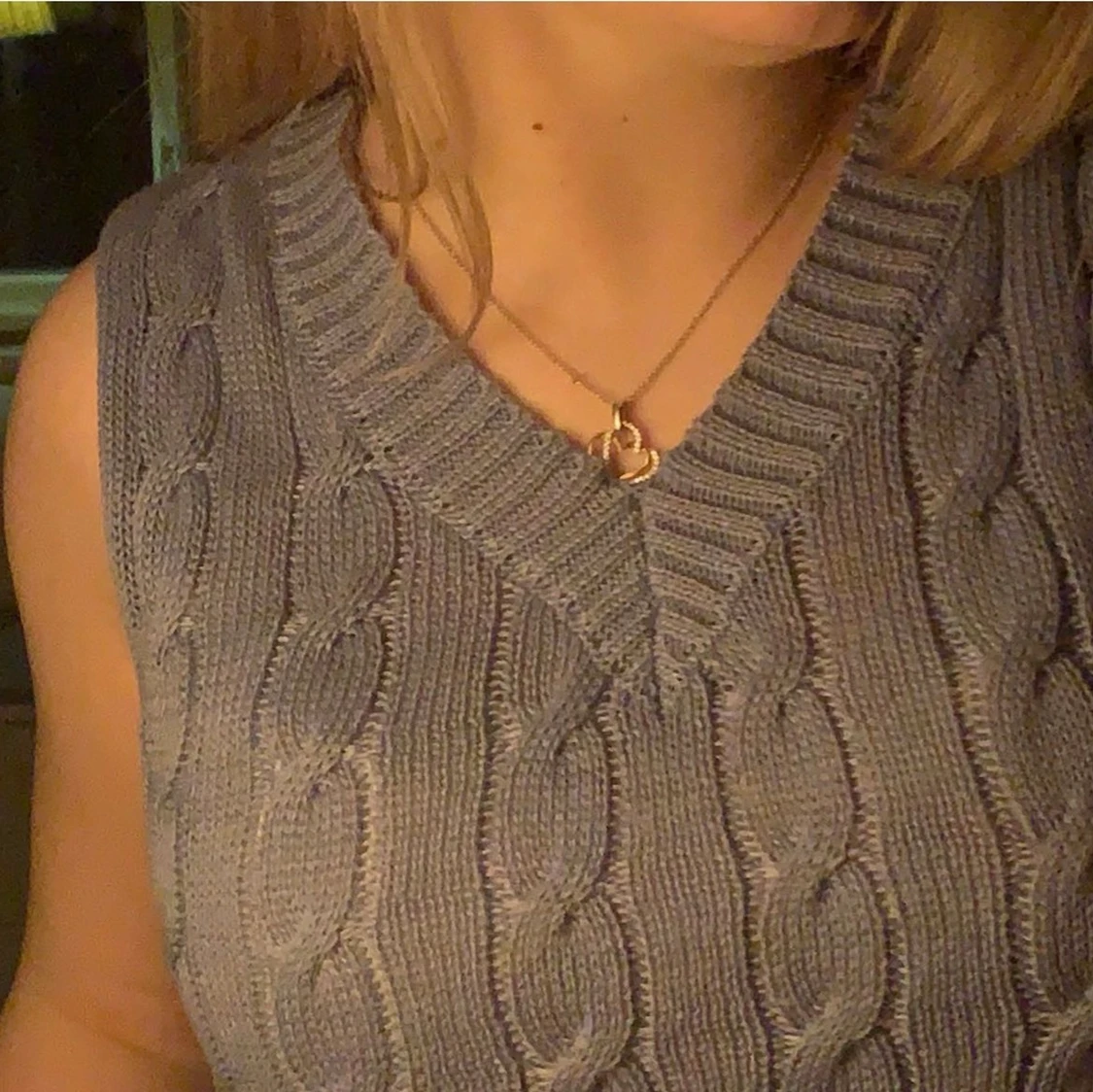 Stickad blå väst  - 90