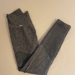 Aimn tights - Högmidja, luftiga 