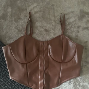 Läder topp  - Läder topp i storlek XS💗