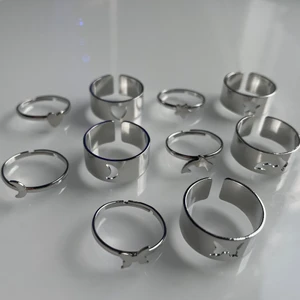 Ringar med symbol - ”couple ringar” man kan matcha med varandra 💗 finns i symbolerna fjäril, hjärta, delfin, måne och stjärna. Säljer för 59 kr paret ink frakt!