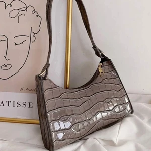 Väska - Väska från shein, aldrig använd. Skicka för egna bilder