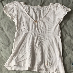  topp ifrån Odd Molly - Säljer min supersöta topp ifrån Odd Molly , Passar Storlek S, Nypris 600kr säljer nu för 100kr ett riktigt kap 😋
