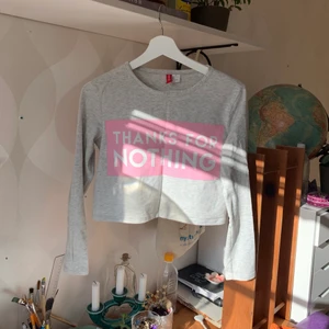 Croptop - Grå croptop från hm. Fraktar endast🌶
