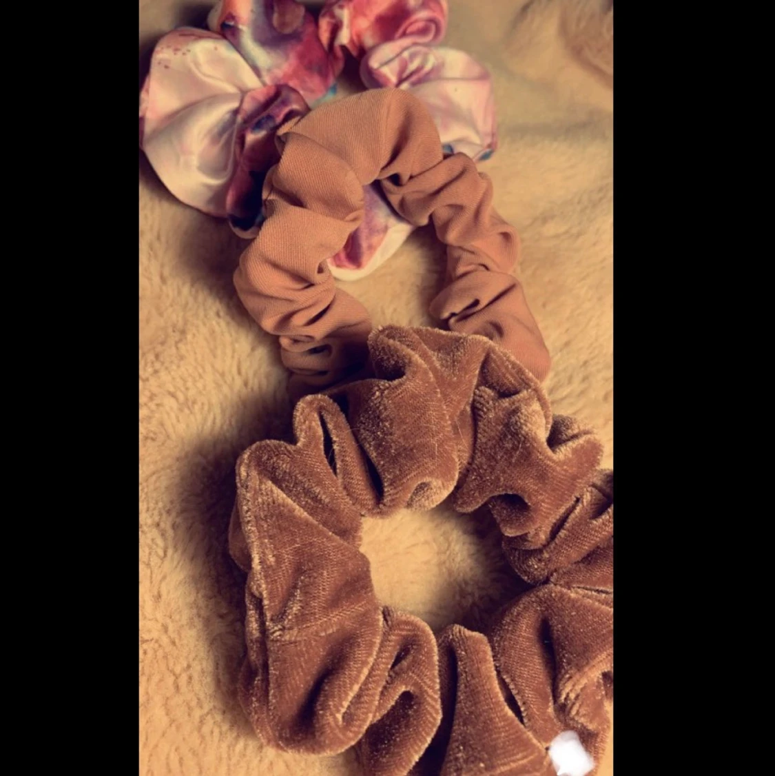 Rosa scrunchies