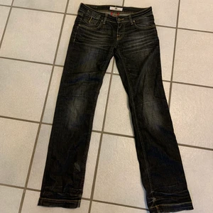 Japanese denim size 32  - Japanese type jeans med as Clean details! Sjukt nice svarta jeans 