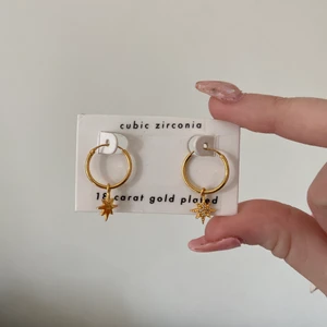 Äkta Guldörhängen  - De är aldrig använda eller testade, äkta guld med 18 karat 💛 superfina 