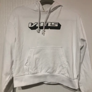 vans hoodie - vans hoodie i storlek S, nästan aldrig använd!