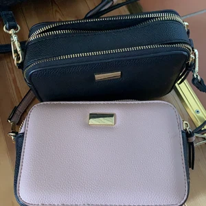 Väskor - Väskor säljes! Säljer väskor för 20 kr styck för har redan för mycket väskor så vill bara bli av med de!