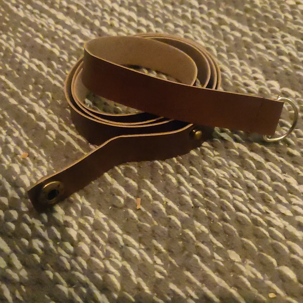 Brown faux leather belt, 100cm. Thin.. Accessoarer.