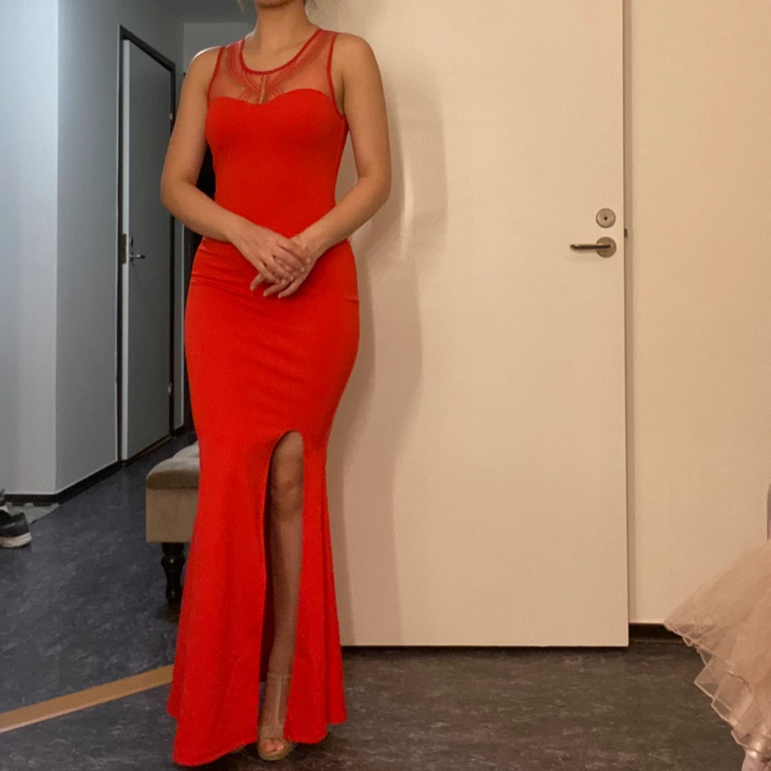 Röd lång klänning