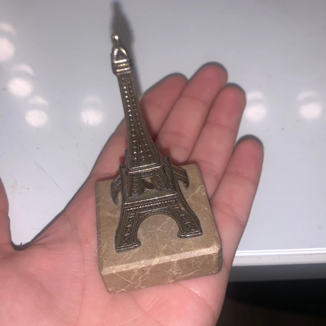 Classy room decour Cleopatra Eiffel tower - 91