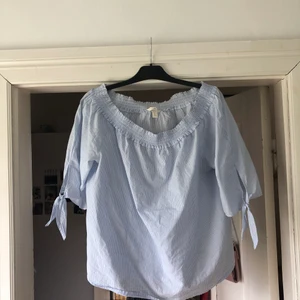 Fin blus säljes  - Fin blus säljes pga används ej. 