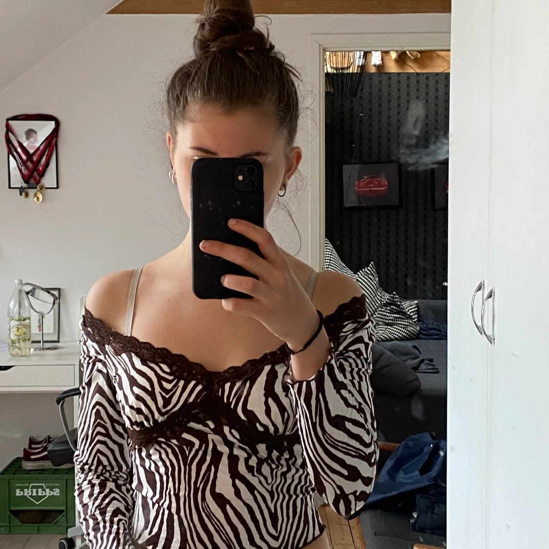 Långärmad tröja med brunt zebra mönster - 90