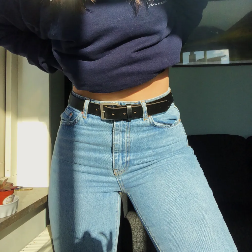 Säljer nu mina underbara jeans från Gina som tyvärr blivit för stora för mig. Bara att buda på!⚡️. Jeans & Byxor.