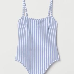 Baddräkt H&M - Aldrig använd baddräkt från H&M💙☀️