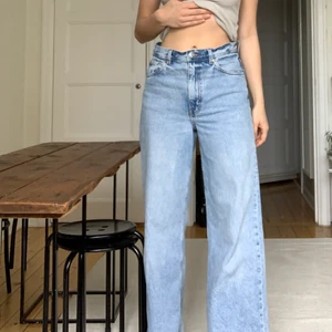 Arket jeans  - Höga, vida jeans från Arket i strl 38. Fint skick.