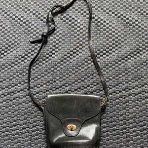 Skinnväska - Väldigt fin