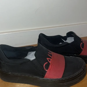 Skor - Calvin klein skor i storlek 37.