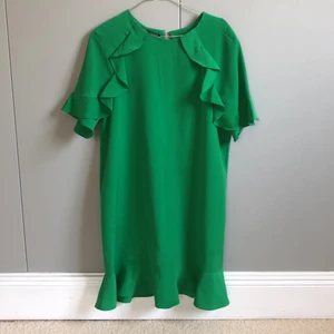 SOMMARKLÄNNING  - En sommarklänning i färg - DRÖM