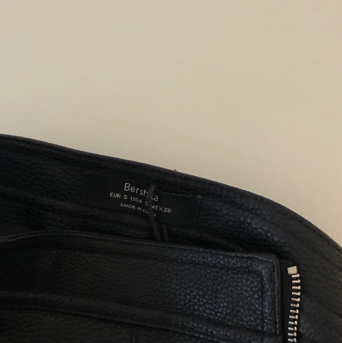 Kjol i fakeläder - 91