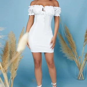 Vit klänning - Helt oanvänd vit klänning