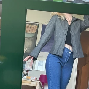 Glittrig tjockare skjorta/jacka - Secondhand fynd, men den känns ny, har knappt använt! 