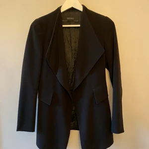Blazer/Kavaj  - Blazer/kavaj från Zara i storlek S. Gott men använt skick. 