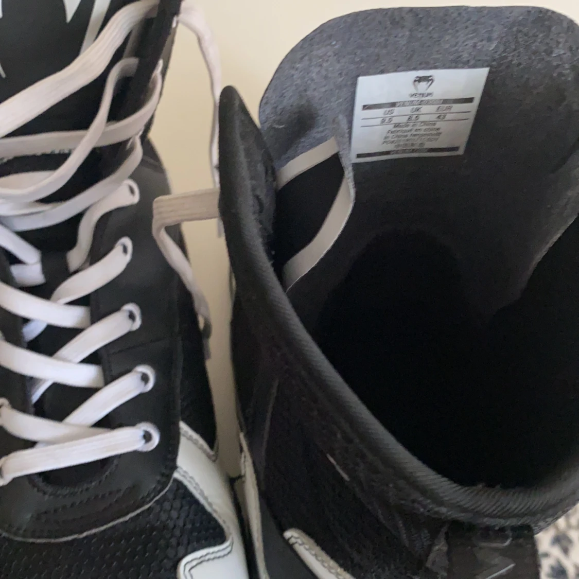 Ett par boxnings Venum skor. Jätte sköna och går för bra pris  - 91