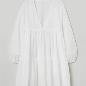 Poplinklänning - Superfin poplinklänning strl.xs (men är lite större) från hm🌸 slutsåld, oanvänd (fler bilder kan skickas)