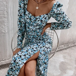 Sommarklänning  - Sååå fin klänning, skulle ha på midsommar med för stor för mig, aldrig använd