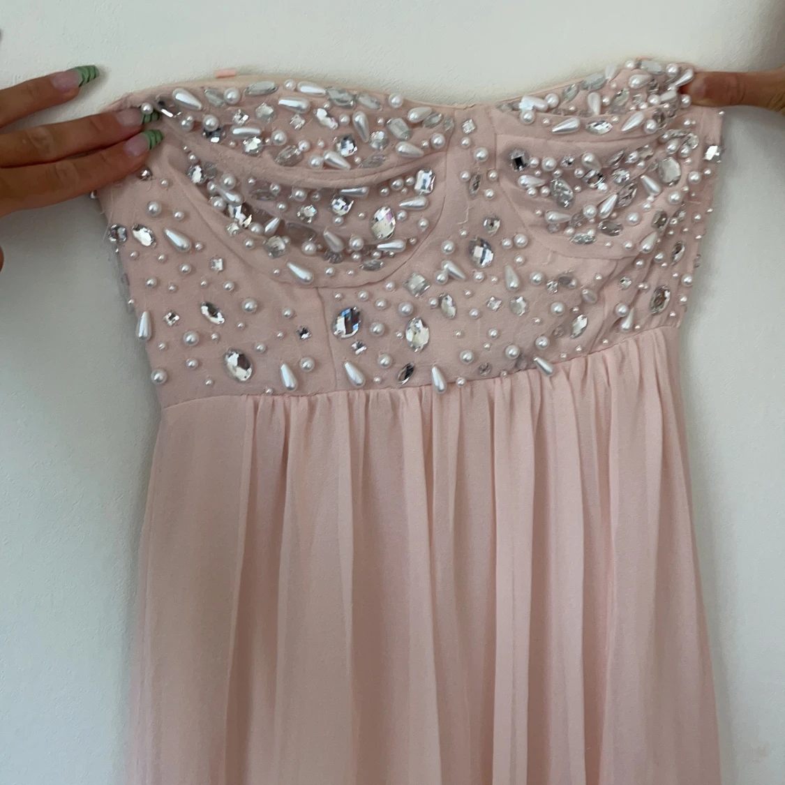 Aftonklänning med snygga pärlor  - 91