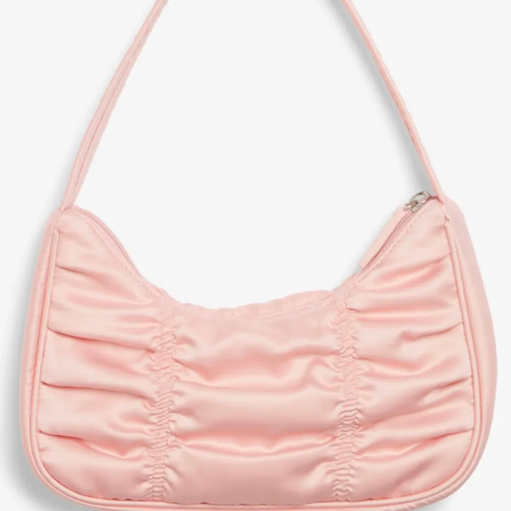En jättesöt rosa handväska, aldrig använd då jag ej haft tillfälle 🌸💓. Väskor.
