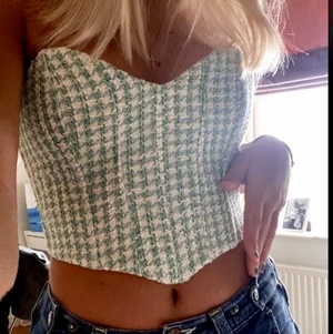 Zara topp - En grön/vit rutig topp från zara, helt ny 