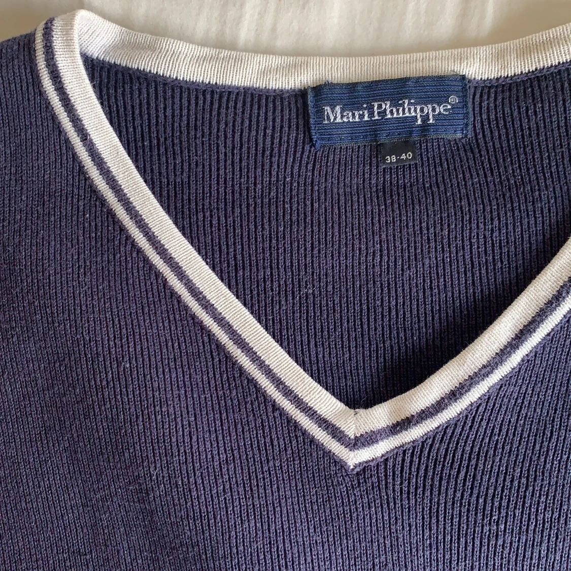 Marinblå tröja - 91