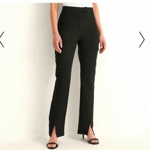 Kostymbyxor NAKD - Kostymbyxor ifrån NA-KD, inte använt pga för små. Hör av er för bilder 