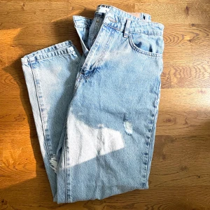 Dagny Petite Jeans - Jätte fina jeans ifrån gina, dom är i jätte fint skick och nästan aldrig använda pågrund av fel storlek. Köpta för ungefär ett år sen för 499kr men säljer här för 150kr. Skriv privat ifall du undrar något <3