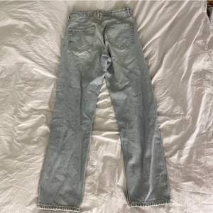 Jätte snygga! KARVE jeans, fina! Storlek xs men skulle säga att de passar även s/m beroende på önskad passform. 