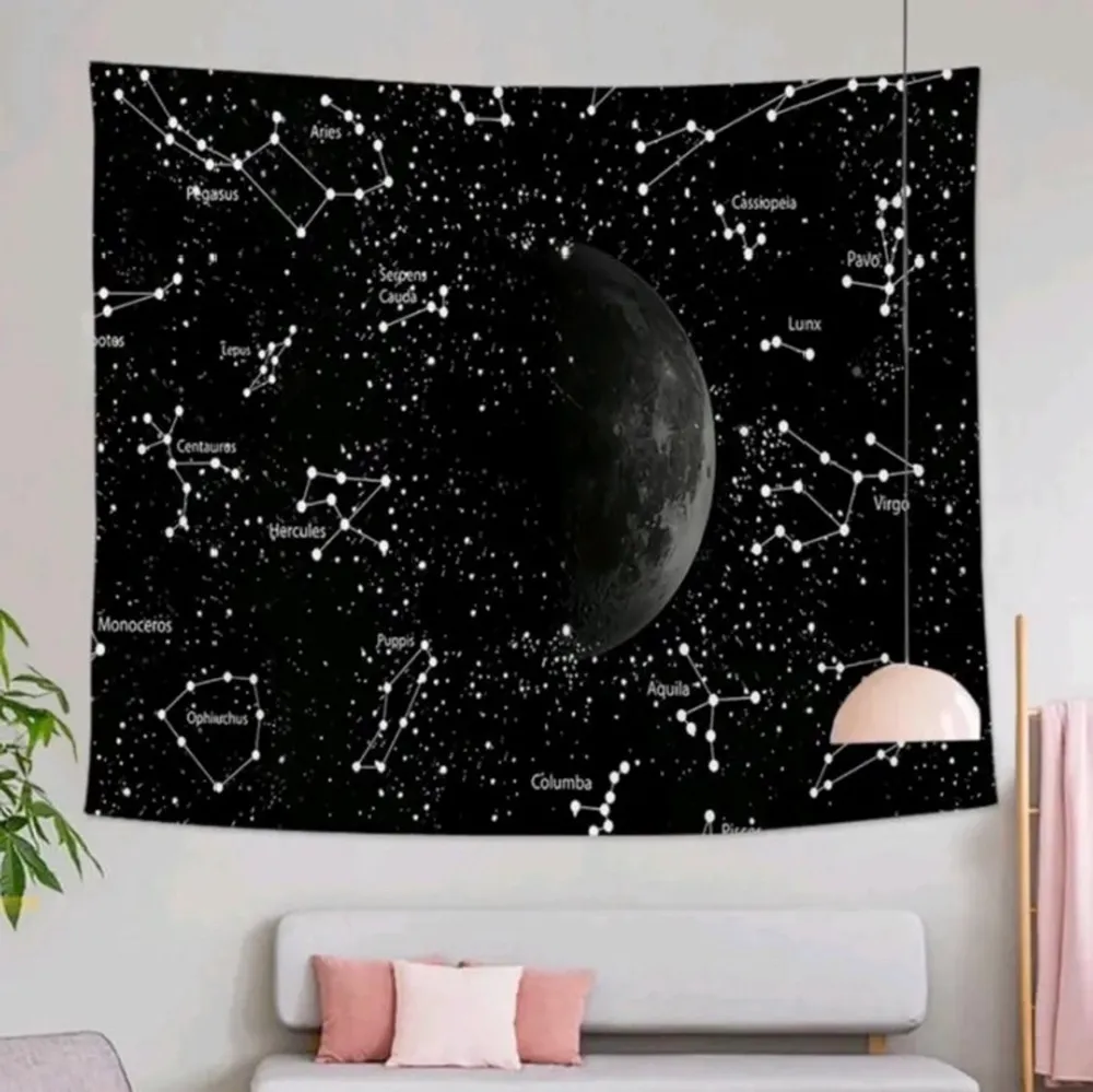 130x150cm Tapestry med olika stjärnbilder på. Bra material!. Övrigt.