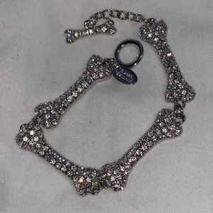 Vivienne westwood bone bracelet - Ett benarmband från vivienne westwood med Swarovski strass med spårbar frakt✨ (kolla min samlade anons för dessa smycken för frågor om autenticitet)