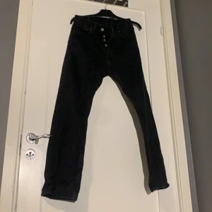 Weekday space relaxas straight jeans  - Ett par jeans i bra skick som ej används längre