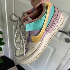 Nike Shadow - Har inte använt på ett tag. Dom är äkta och köpta från Zalando. Storlek 38, true to size.