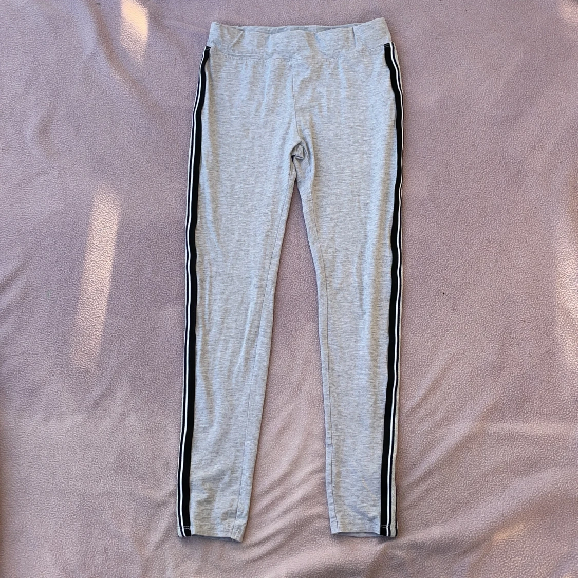 Gråa leggings från Red & Blue 